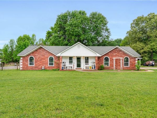 2511 New Town Road, Alma, AR 72921