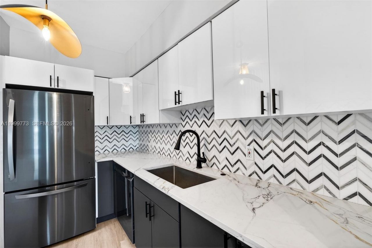 2500 Diana Dr, Unit 216, Hallandale Beach, FL 33009 Photo