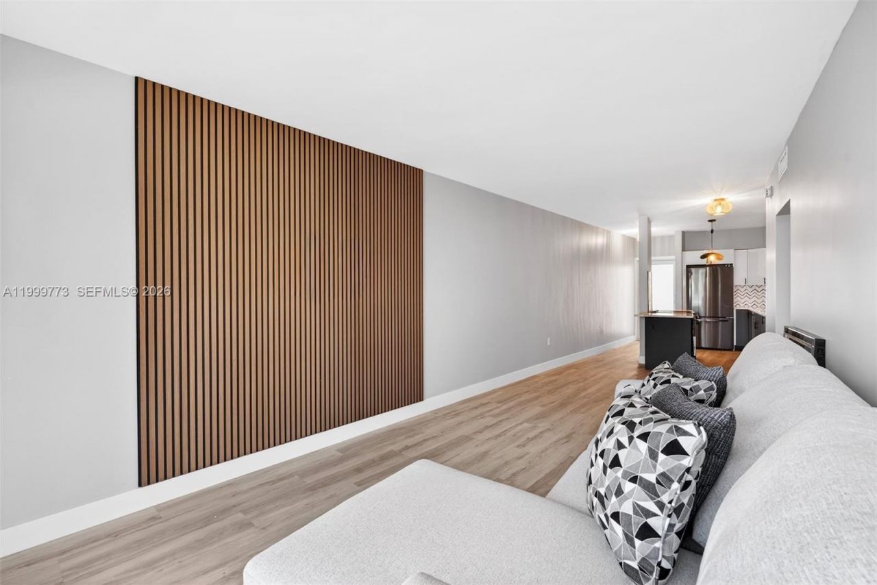 2500 Diana Dr, Unit 216, Hallandale Beach, FL 33009 Photo