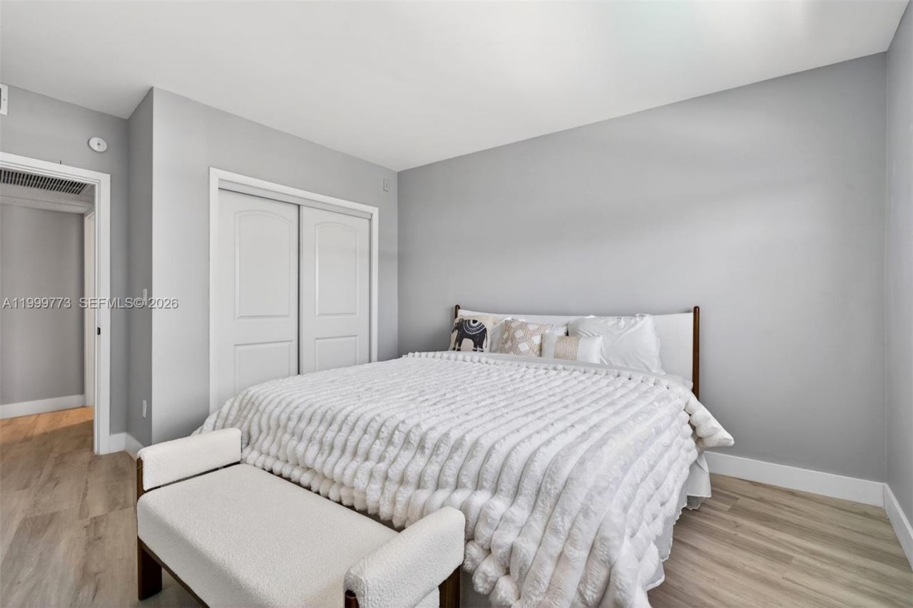 2500 Diana Dr, Unit 216, Hallandale Beach, FL 33009 Photo