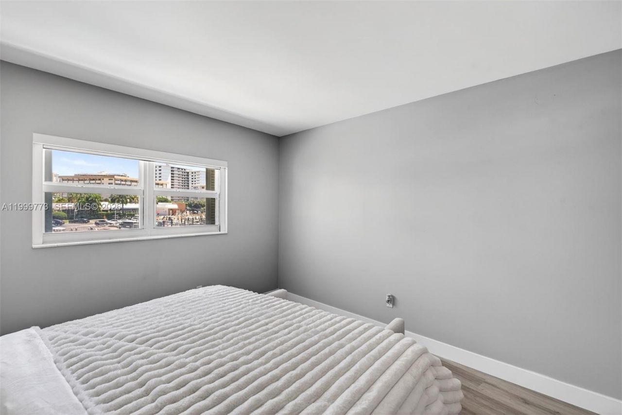 2500 Diana Dr, Unit 216, Hallandale Beach, FL 33009 Photo