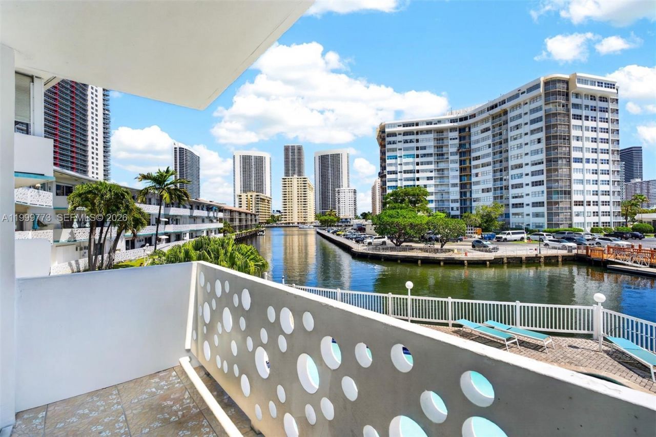 2500 Diana Dr, Unit 216, Hallandale Beach, FL 33009 Photo