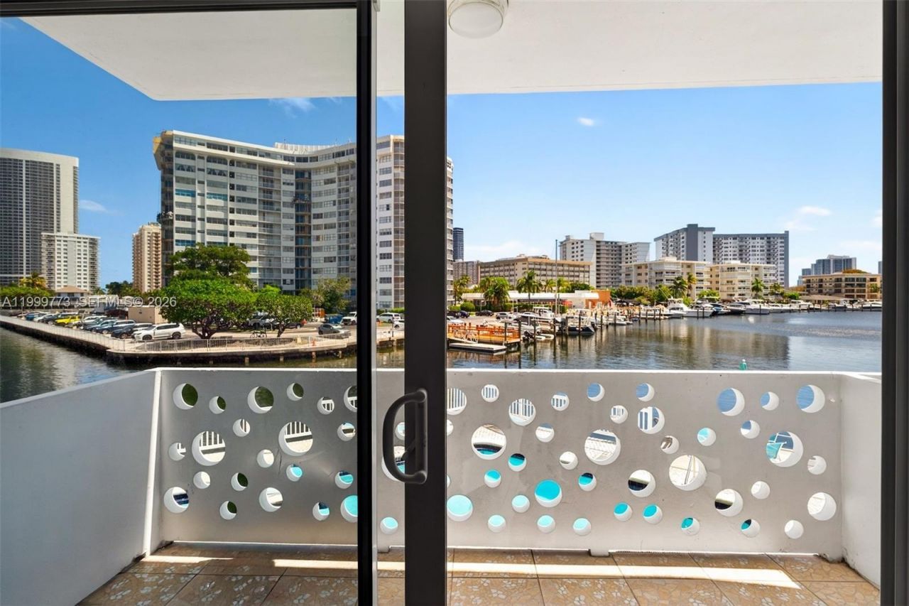 2500 Diana Dr, Unit 216, Hallandale Beach, FL 33009 Photo