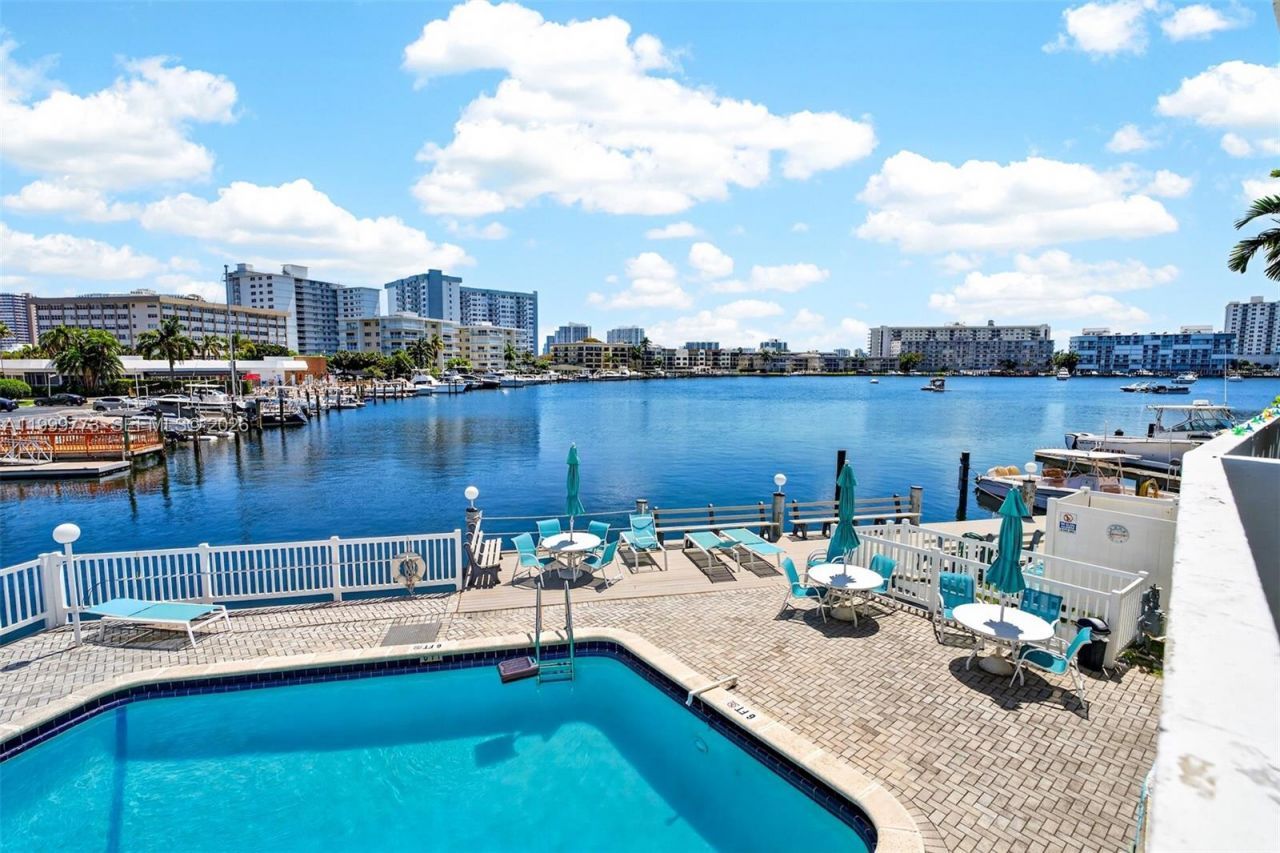 2500 Diana Dr, Unit 216, Hallandale Beach, FL 33009 Photo