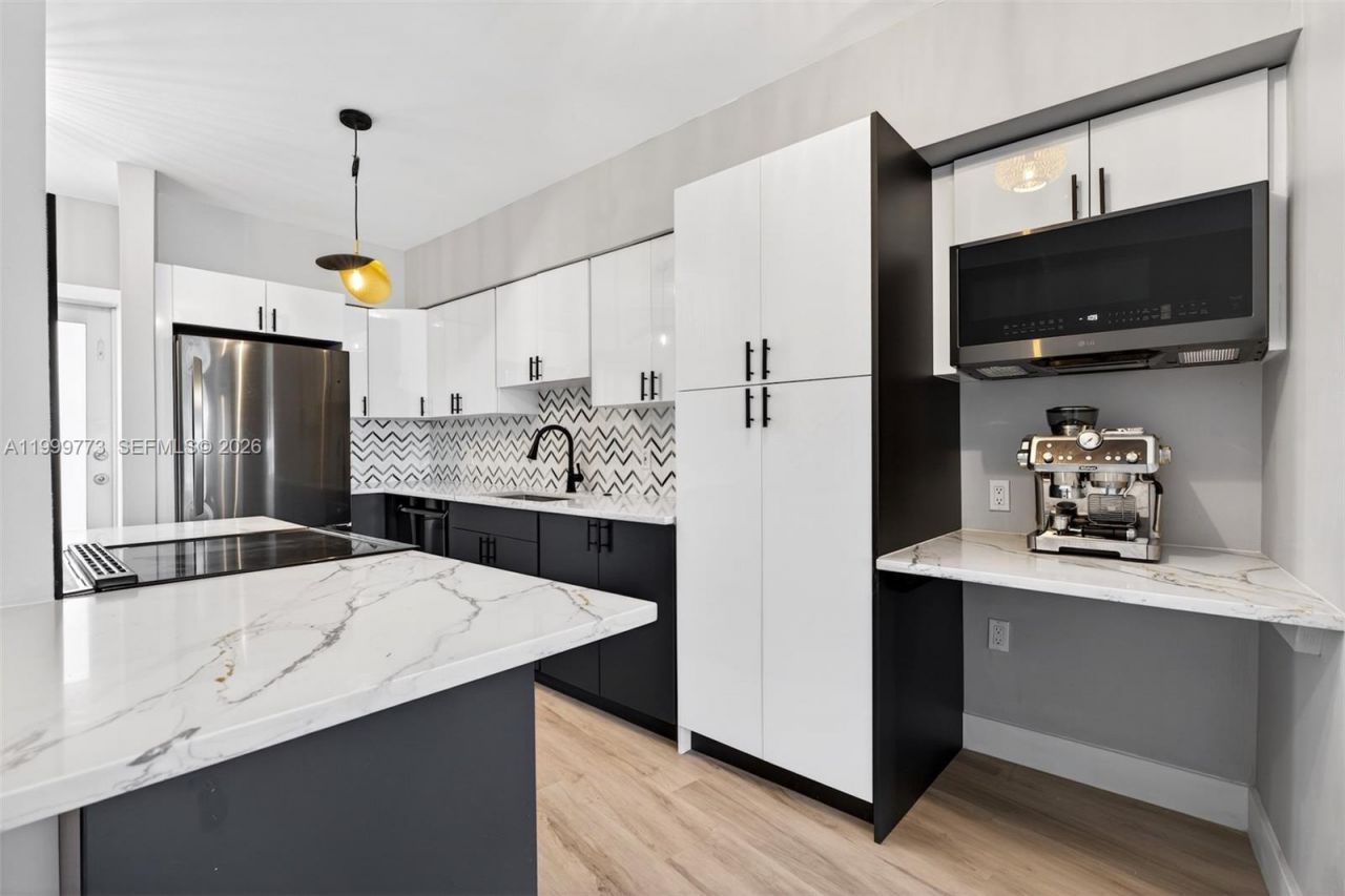 2500 Diana Dr, Unit 216, Hallandale Beach, FL 33009 Photo