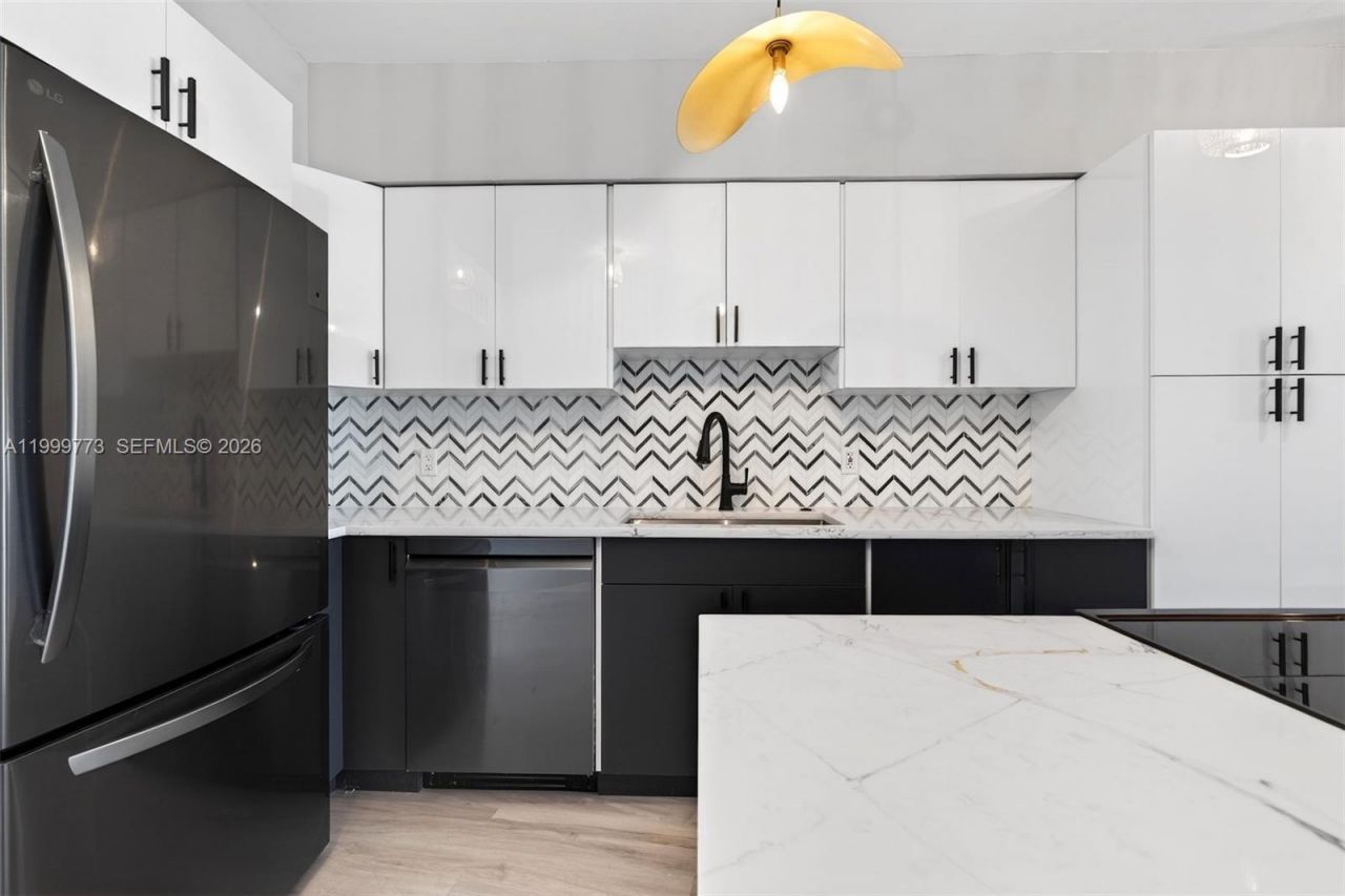 2500 Diana Dr, Unit 216, Hallandale Beach, FL 33009 Photo