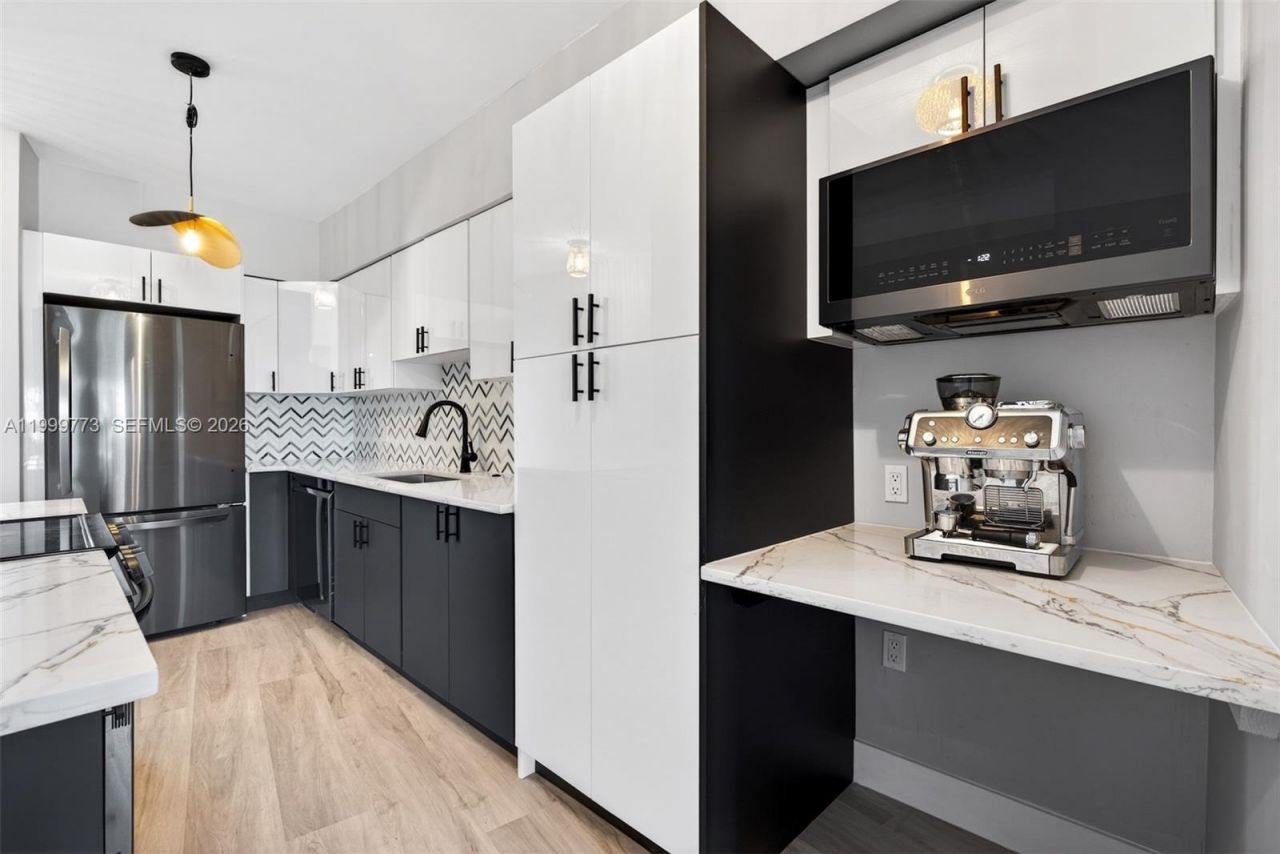 2500 Diana Dr, Unit 216, Hallandale Beach, FL 33009 Photo