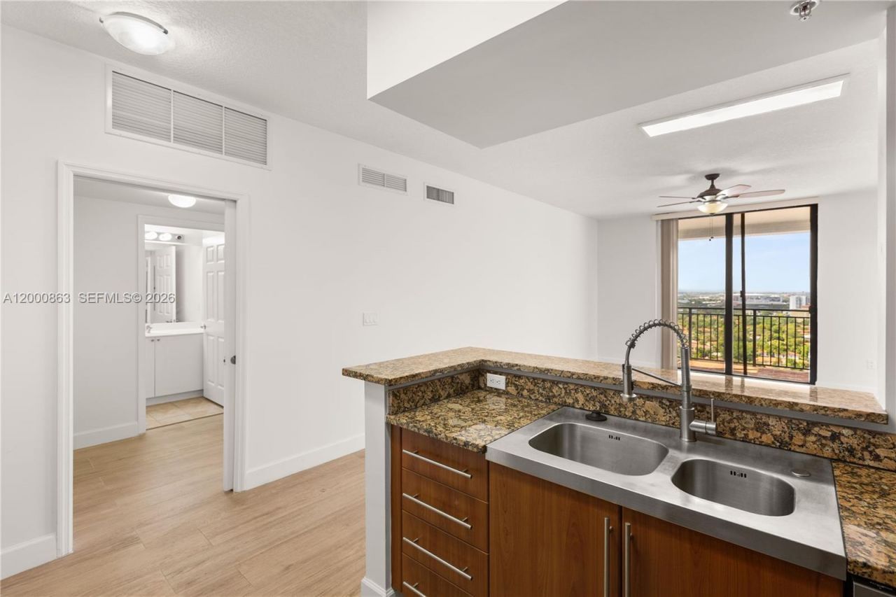 888 S Douglas Rd, Unit PH01, Coral Gables, FL 33134 Photo