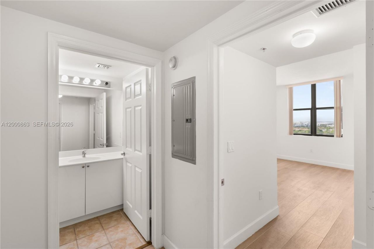 888 S Douglas Rd, Unit PH01, Coral Gables, FL 33134 Photo