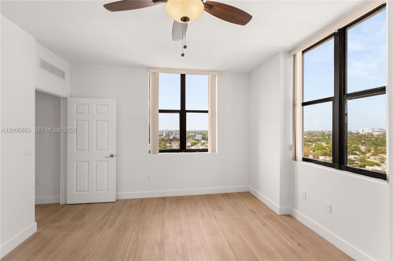 888 S Douglas Rd, Unit PH01, Coral Gables, FL 33134 Photo