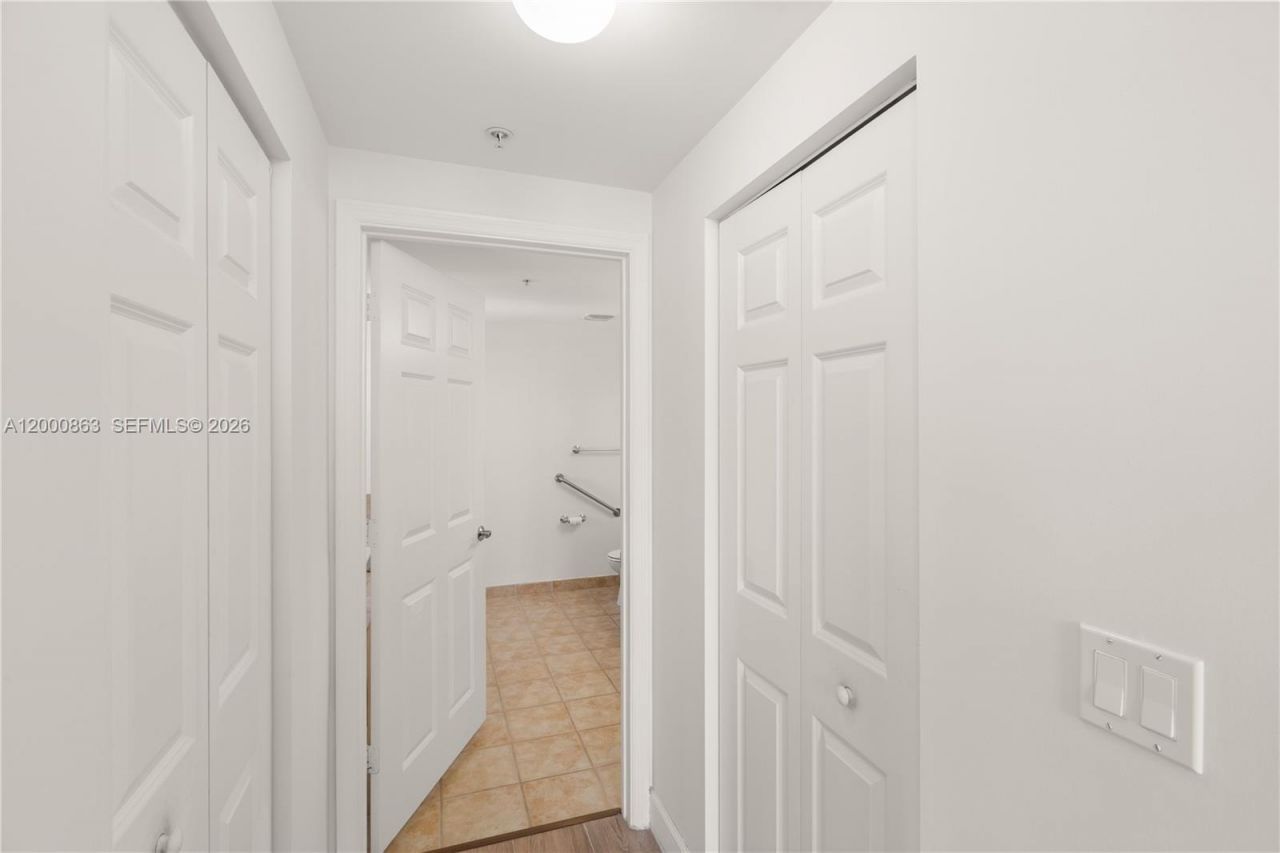 888 S Douglas Rd, Unit PH01, Coral Gables, FL 33134 Photo