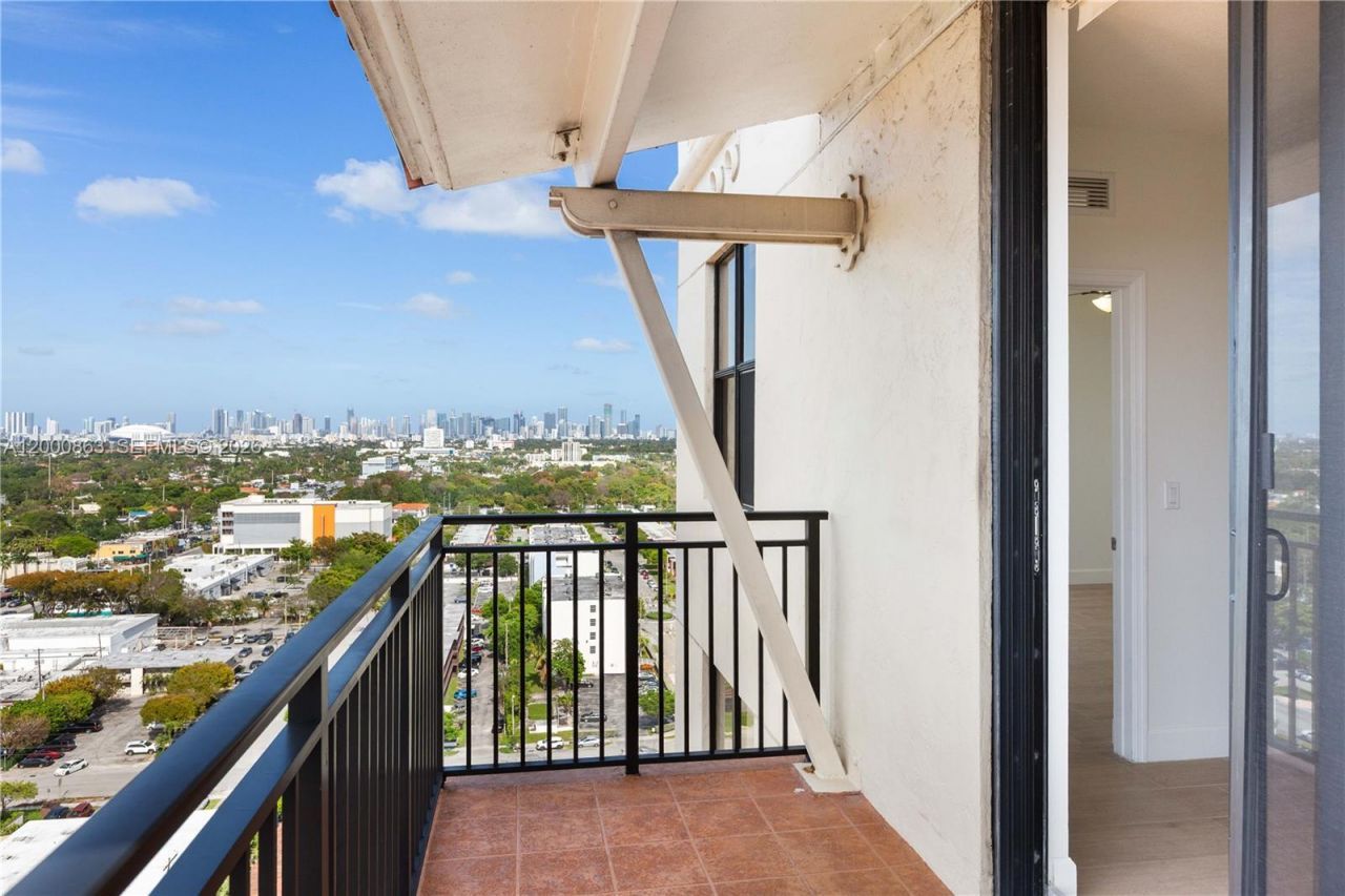 888 S Douglas Rd, Unit PH01, Coral Gables, FL 33134 Photo