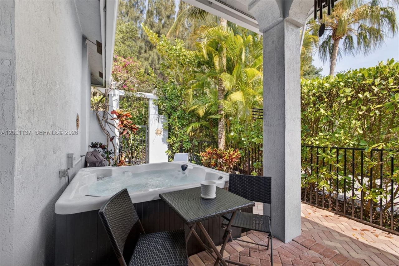 184 W Bay Cedar Cir, Jupiter, FL 33458 Photo