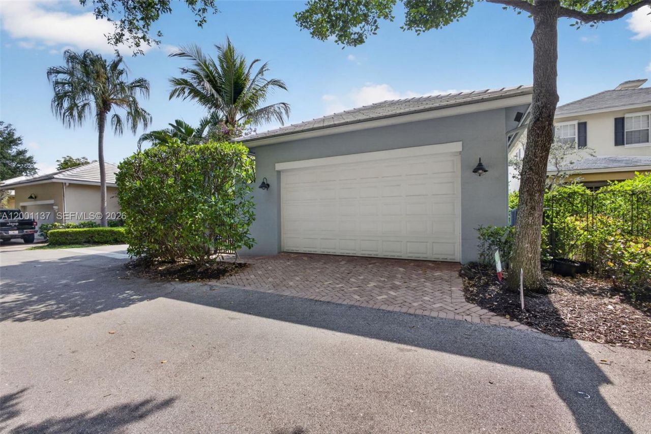 184 W Bay Cedar Cir, Jupiter, FL 33458 Photo