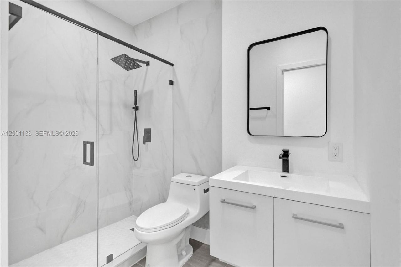 633 NE 70th St, Miami, FL 33138 Photo