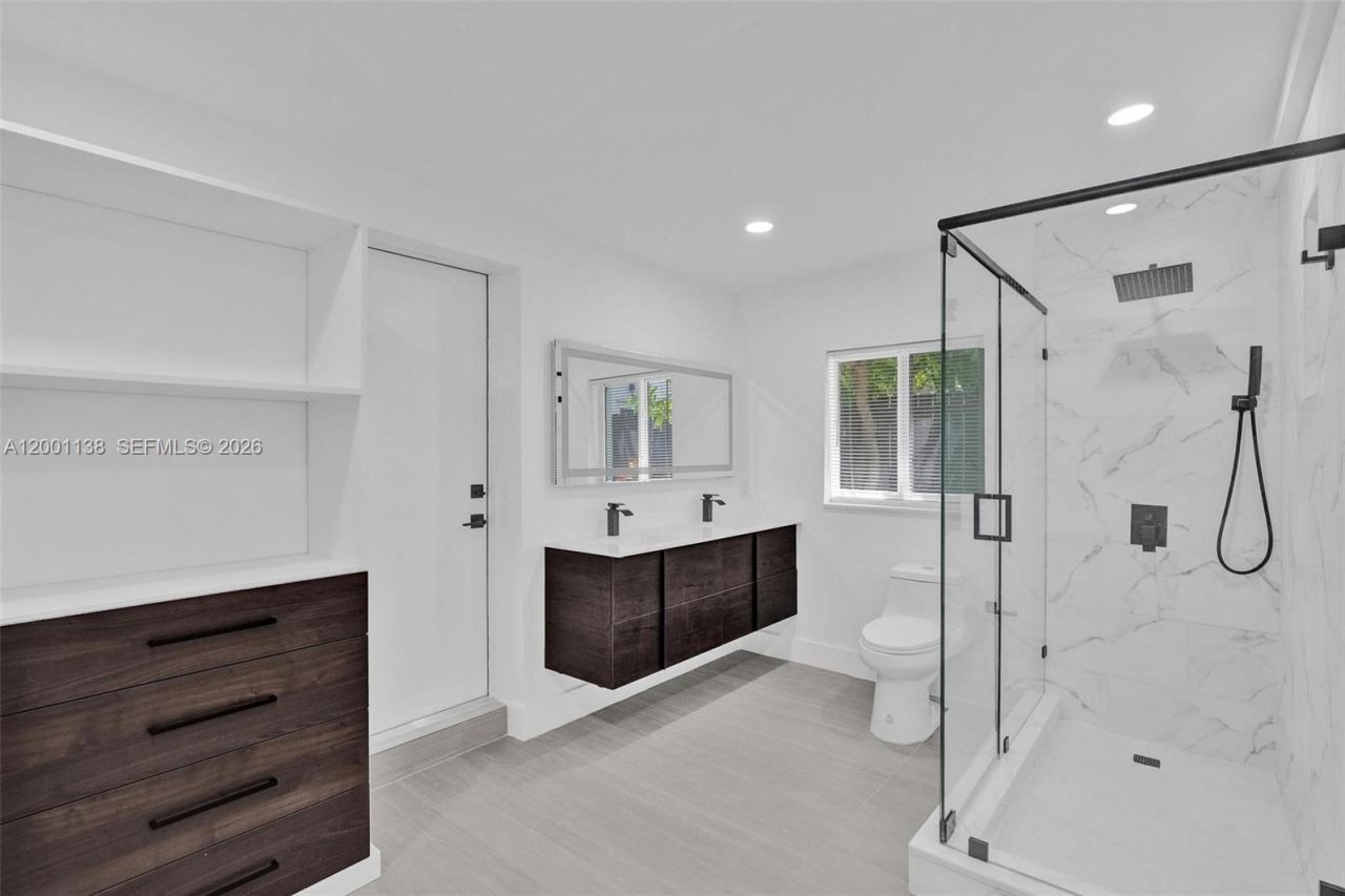 633 NE 70th St, Miami, FL 33138 Photo