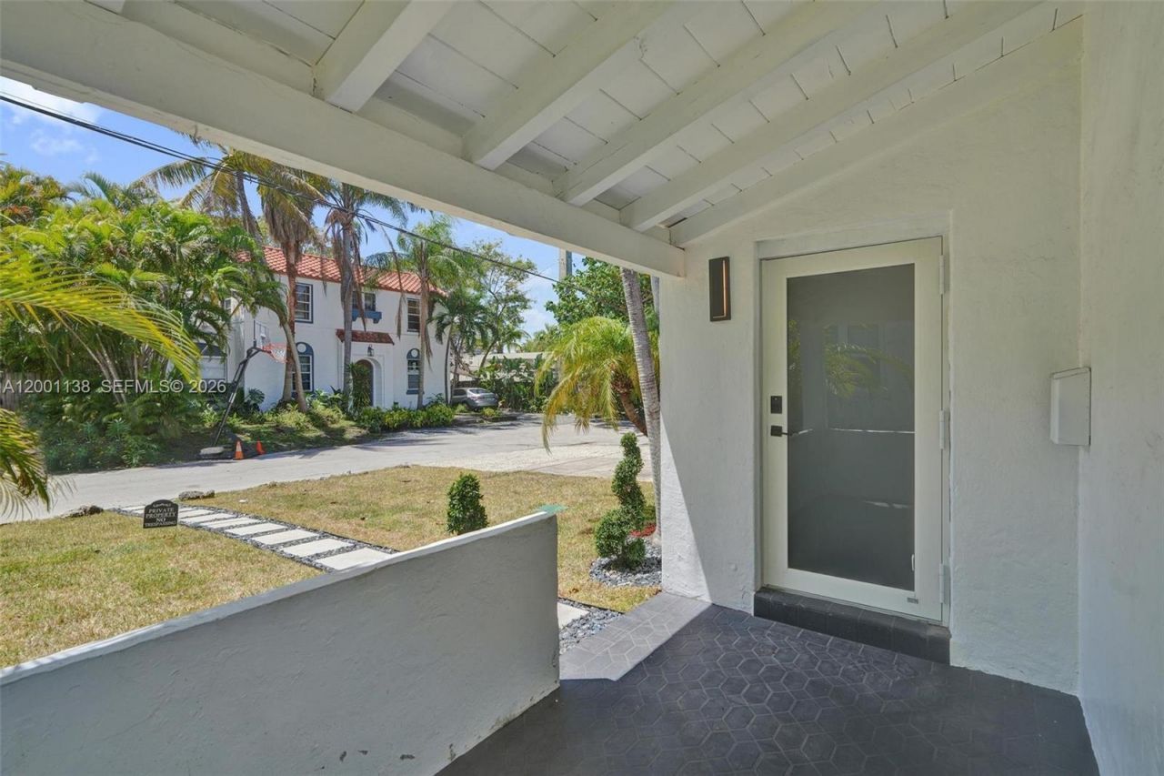 633 NE 70th St, Miami, FL 33138 Photo