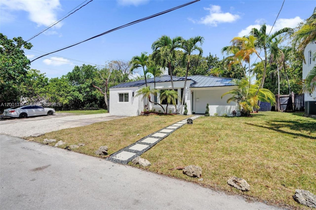 633 NE 70th St, Miami, FL 33138 Photo