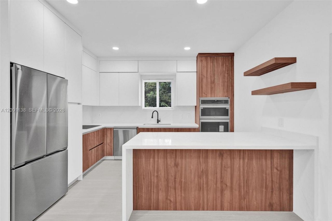 633 NE 70th St, Miami, FL 33138 Photo