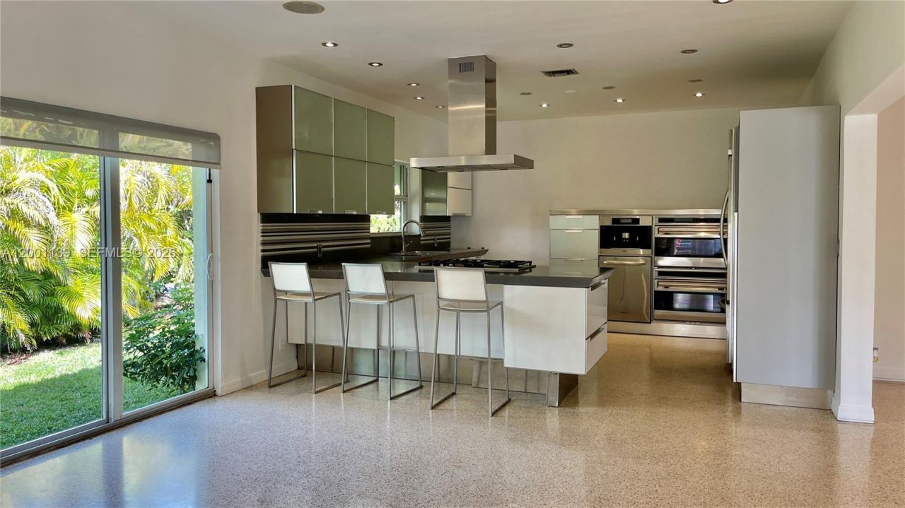 625 93rd St, Surfside, FL 33154 Photo