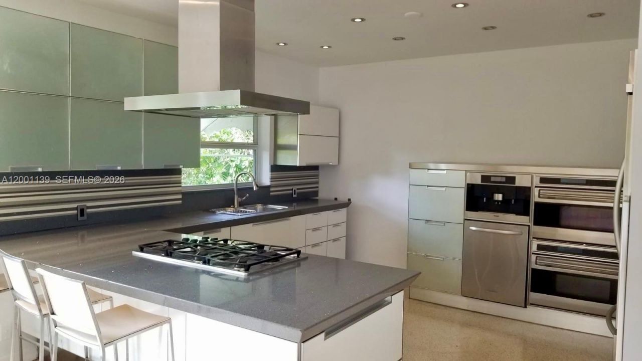 625 93rd St, Surfside, FL 33154 Photo