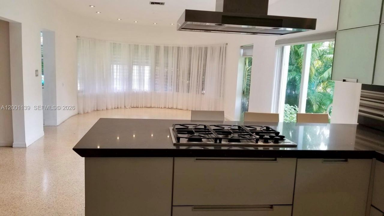 625 93rd St, Surfside, FL 33154 Photo