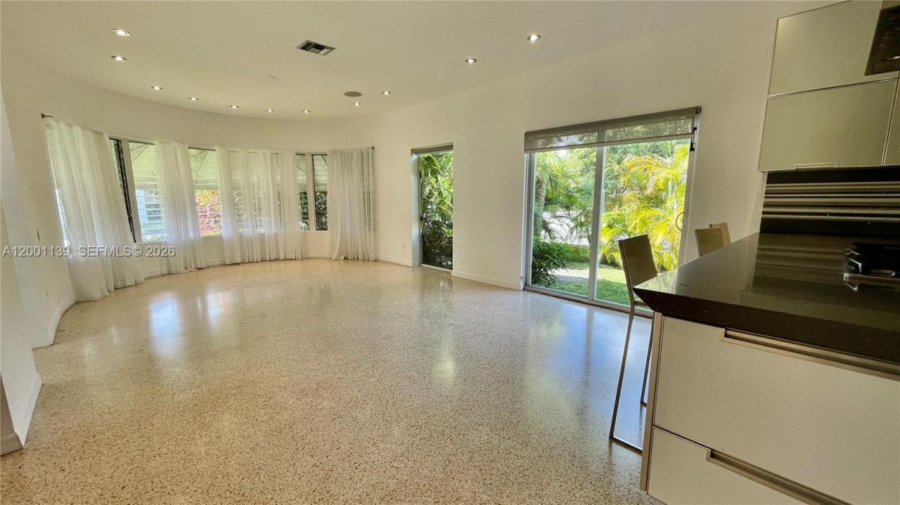 625 93rd St, Surfside, FL 33154 Photo