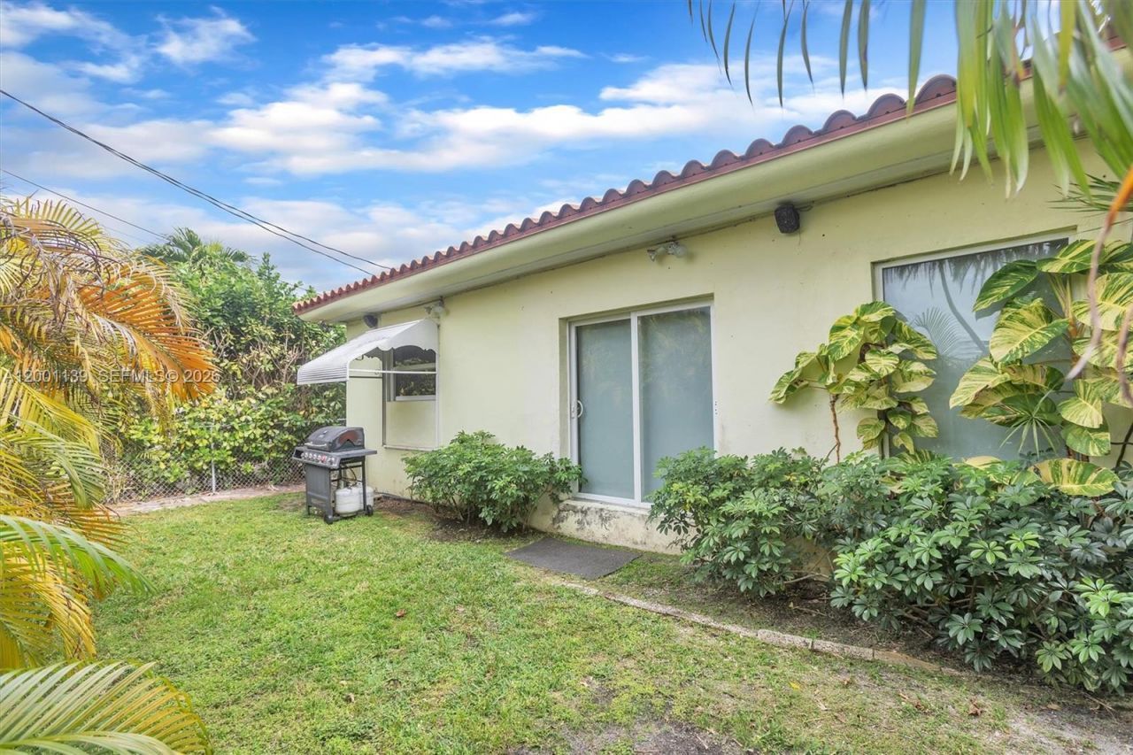 625 93rd St, Surfside, FL 33154 Photo