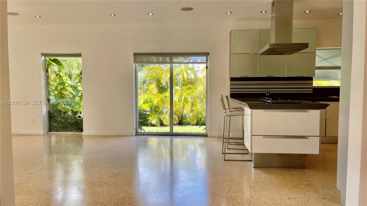 625 93rd St, Surfside, FL 33154 Photo