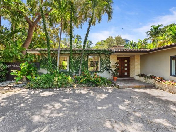 560 Sabal Palm Rd , Miami, FL 33137