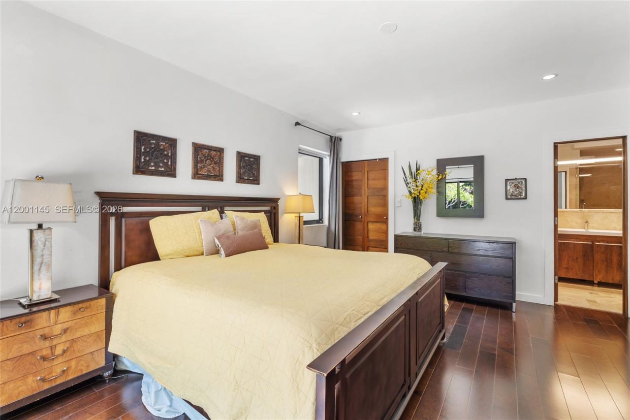 560 Sabal Palm Rd, Miami, FL 33137 Photo