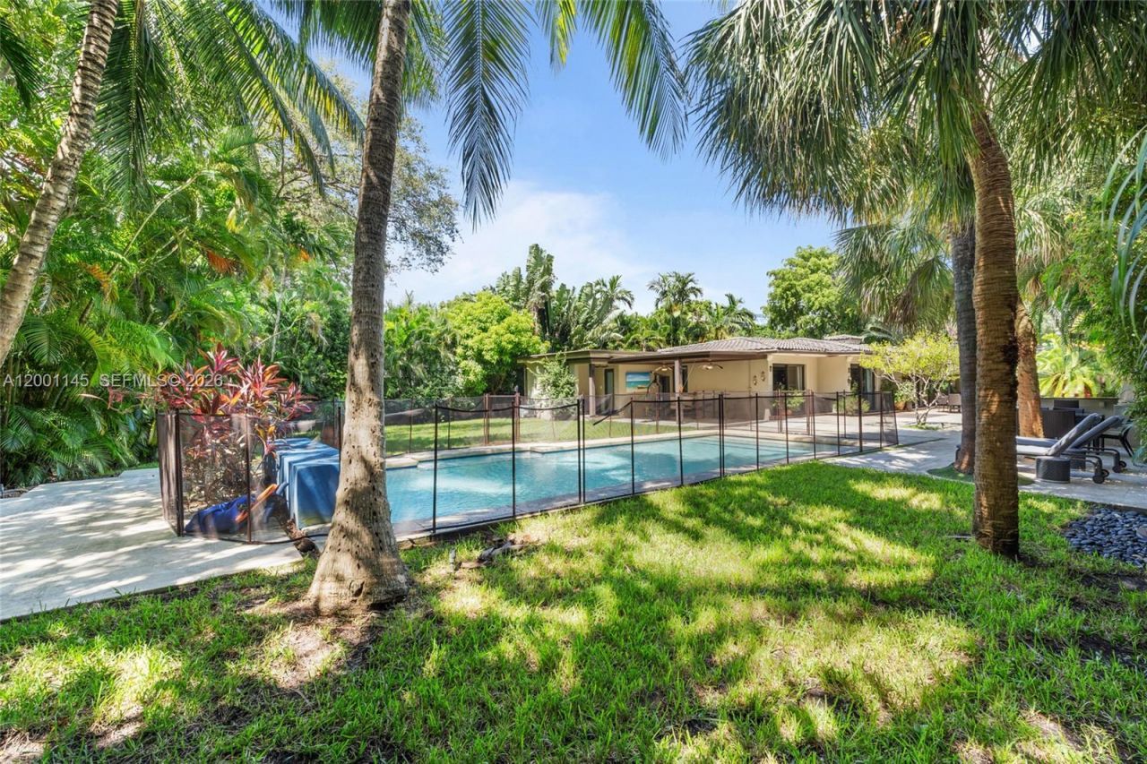 560 Sabal Palm Rd, Miami, FL 33137 Photo