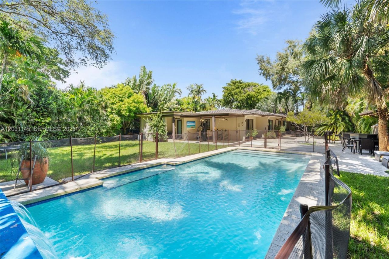 560 Sabal Palm Rd, Miami, FL 33137 Photo