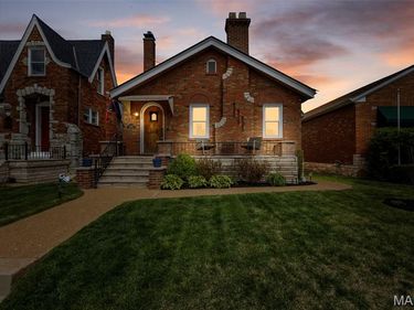 5347 Tholozan Avenue, St Louis, MO 63109