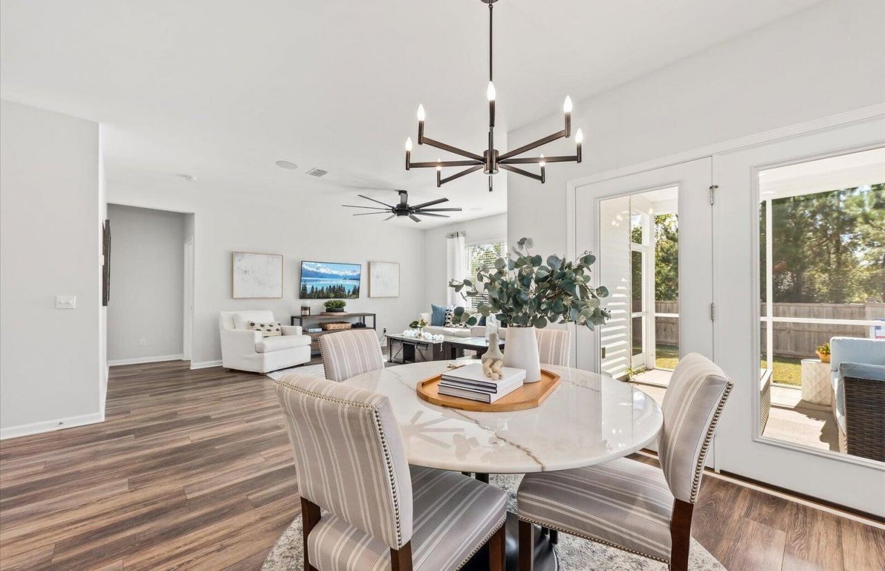 845 Meadowbrook Lane Photo 10