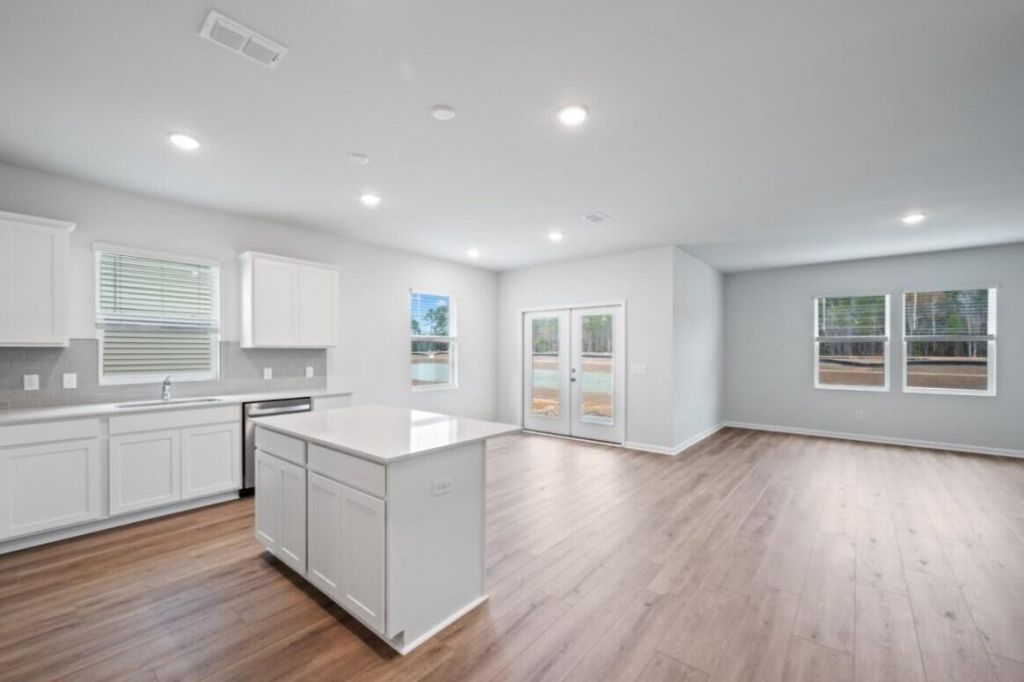 845 Meadowbrook Lane Photo 9