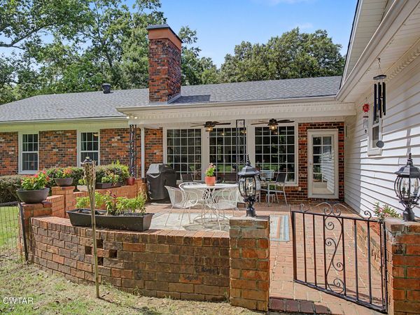 40 Manor Road, Jackson, TN 38305