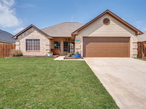 308 Glenview Drive , Aubrey, TX 76227