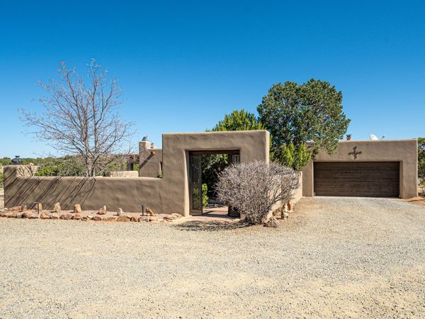 42 Estambre Road , Santa Fe, NM 87508