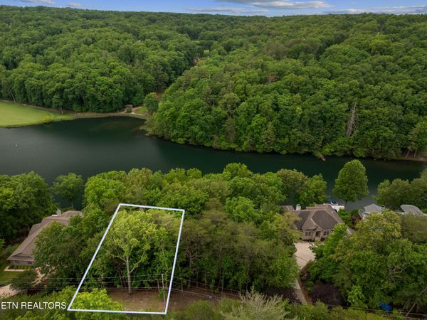 106 Chatham LN, Fairfield Glade, TN 38558