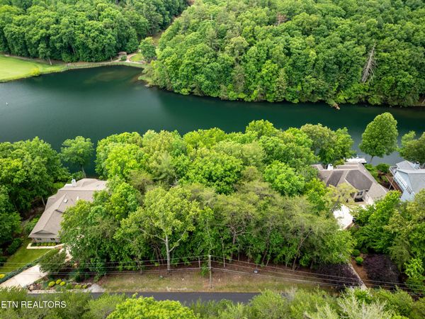 106 Chatham LN, Fairfield Glade, TN 38558