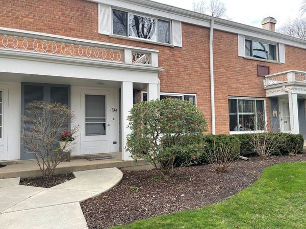 1534 Palmgren Drive , Glenview, IL 60025