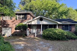 1330 Manor Boulevard photo 4