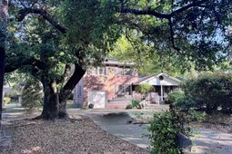 1330 Manor Boulevard photo 4