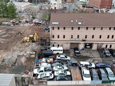 241 Ledyard , Unit B8, Hartford, CT 06114