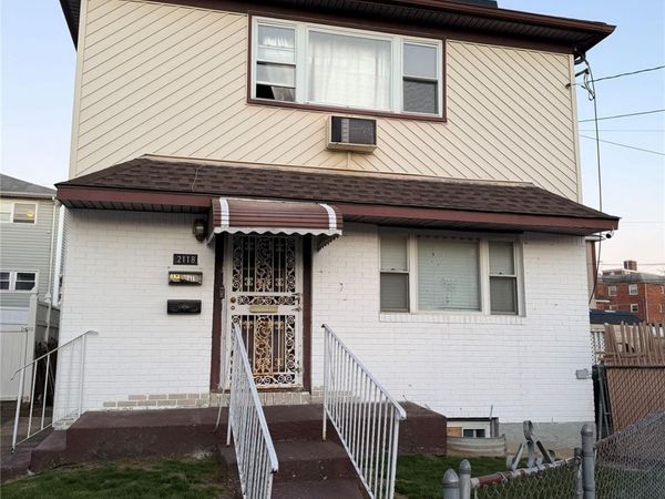 2118 Elk Drive , Far Rockaway, NY 11691