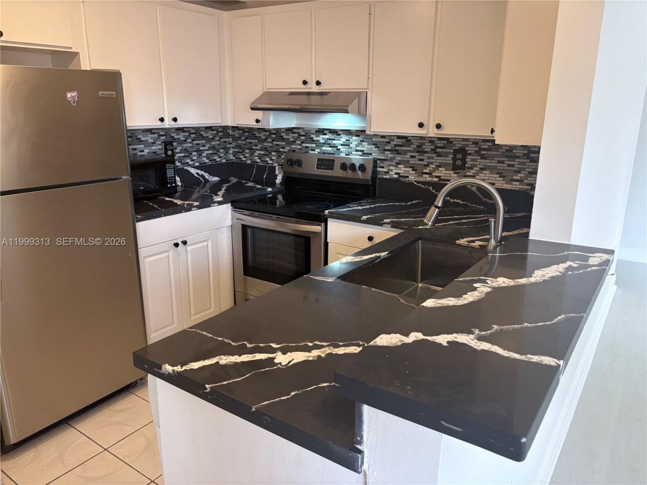 685 W Park Dr, Unit 206-11, Miami, FL 33172 Photo