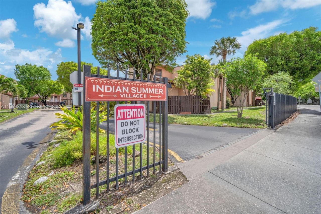 685 W Park Dr, Unit 206-11, Miami, FL 33172 Photo