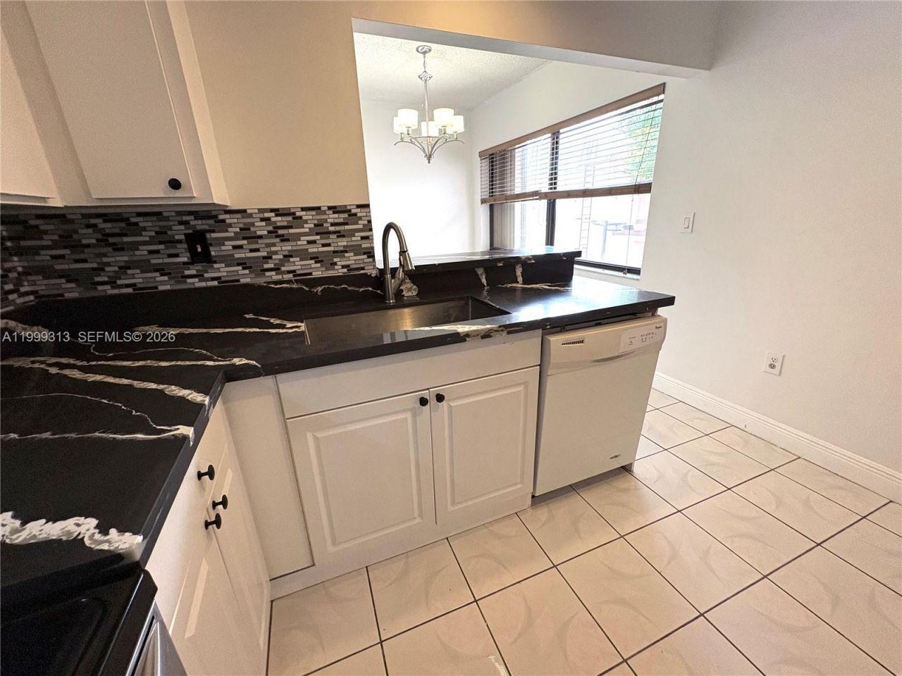685 W Park Dr, Unit 206-11, Miami, FL 33172 Photo