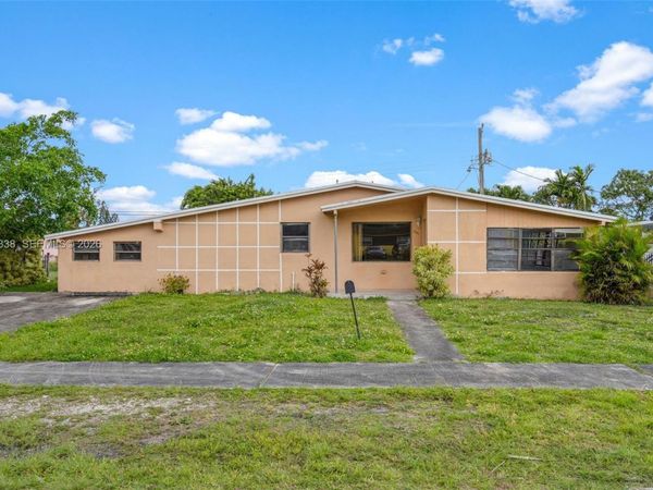 1321 NW 176th Ter , Miami Gardens, FL 33169